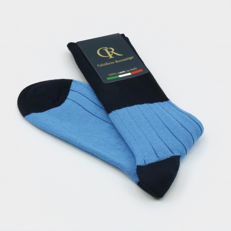 Zweifarbige Socken aus Baumwolle von Calzificio Rossanigo aus dem Piemont; Design Neil Barrett Zweifarbige Socken aus Baumwolle von Calzificio Rossanigo aus dem Piemont; Design Neil Barrett