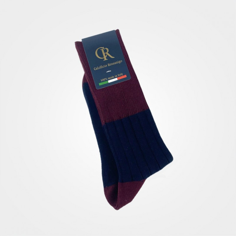 Zweifarbige Socken aus Baumwolle von Calzificio Rossanigo aus dem Piemont; Design Neil Barrett Zweifarbige Socken aus Baumwolle von Calzificio Rossanigo aus dem Piemont; Design Neil Barrett